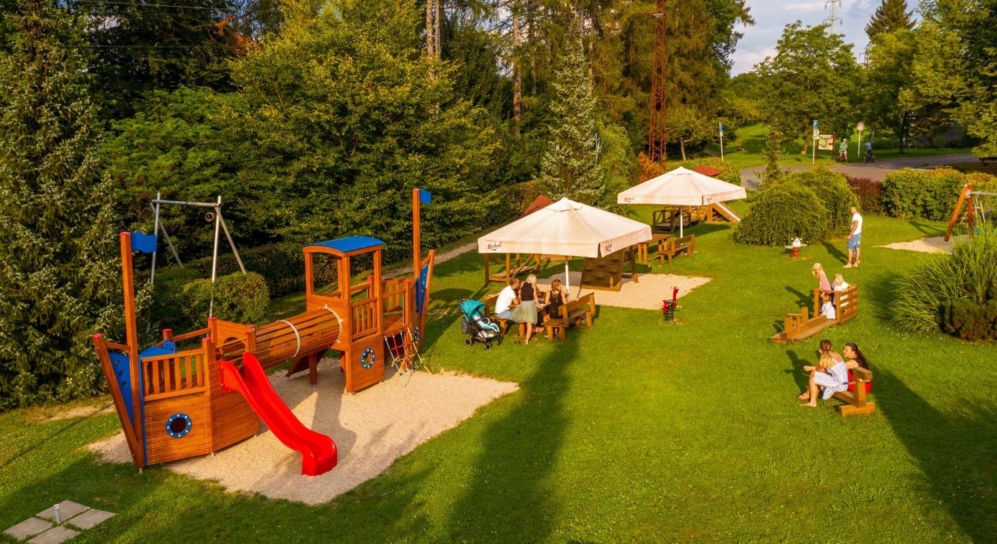 April Hotel Panorama Rychnov nad Kneznou Extérieur photo