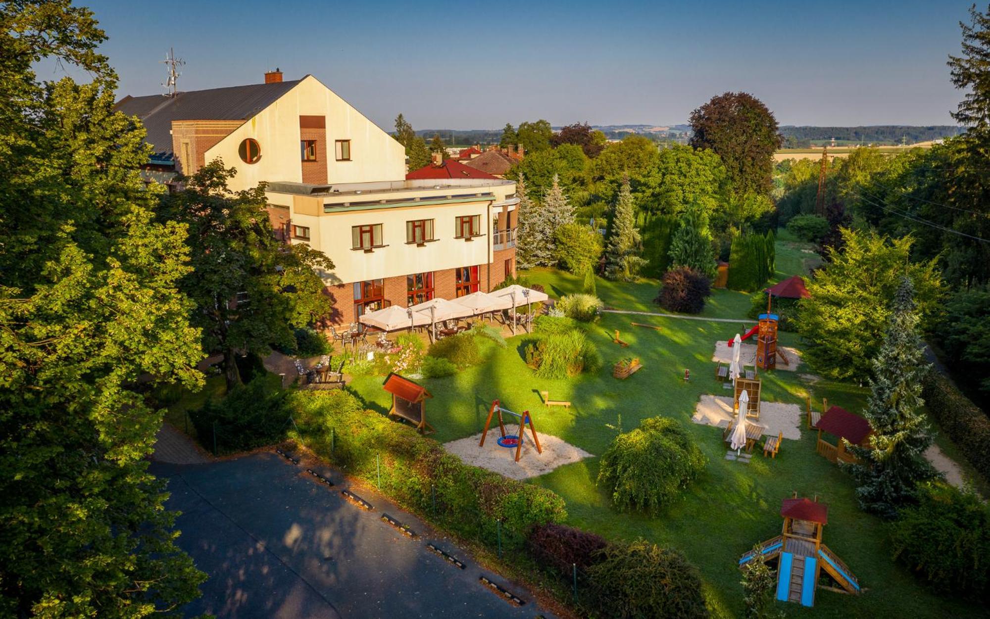 April Hotel Panorama Rychnov nad Kneznou Extérieur photo