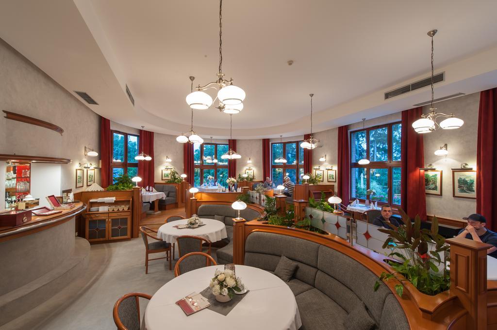 April Hotel Panorama Rychnov nad Kneznou Extérieur photo